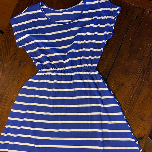 Dresses & Skirts - Women’s Dress